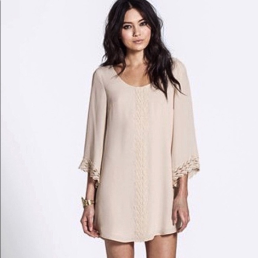 ASTR NWOT Lace Trim Shift Dress in *Ivory* xs/s